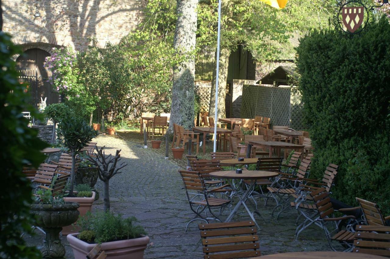 Burg Arras 3*